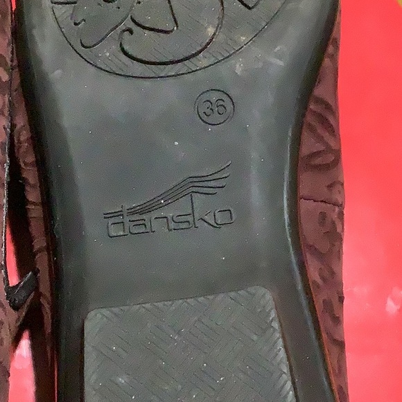 Dansko Maroon/plum color Slip-ONS size 36 (6) - Picture 4 of 9